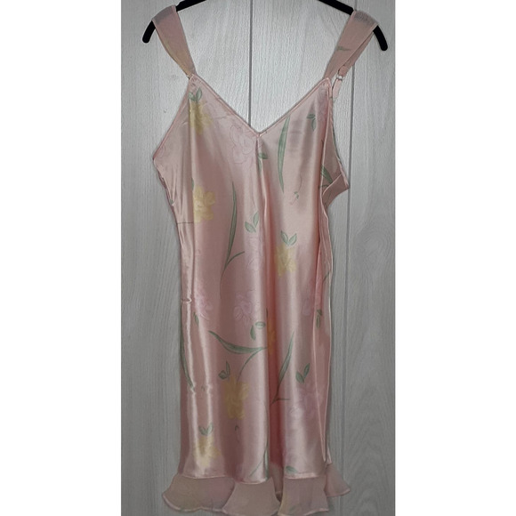Vintage Intimate Essentials Floral Chemise Hem Ruffle Adjustable Straps Size M - Picture 1 of 5